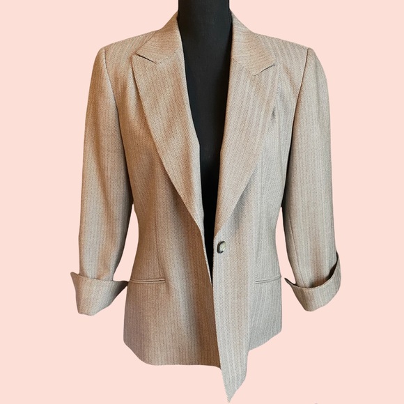 Harve Benard Jackets & Blazers - 🎊SOLD🎊harve  Benard Sport Blazer Tan and Cream Chevron Design: Size 12